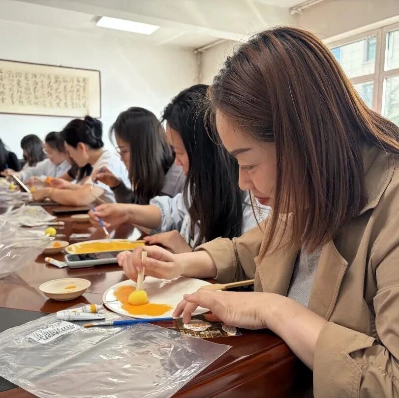 佳节关怀送一线 月圆人安暖华阳 佳节关怀送一线 月圆人安暖华阳