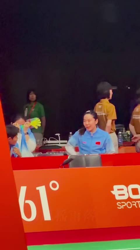 贾一凡落泪了