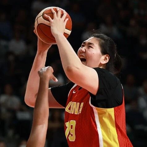 中国女篮77-64击败中国台北女篮，夺亚运会铜牌，陈明伶砍20分5篮板，张子宇14分4篮板
