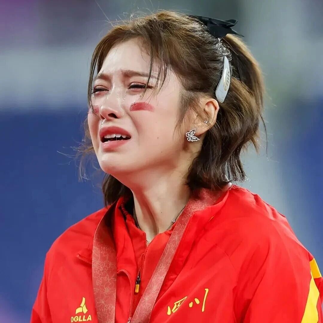 中安时评·青年说 | 吴艳妮的“满分”，应该由谁来定义？