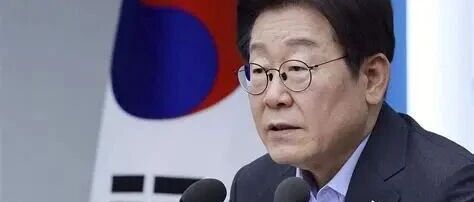 两名朝鲜战俘送抵首尔,韩国本欲低调保密,泽连斯基一句话掀翻桌面 两名朝鲜战俘送抵首尔,韩国本欲低调保密,泽连斯基一句话掀翻桌面