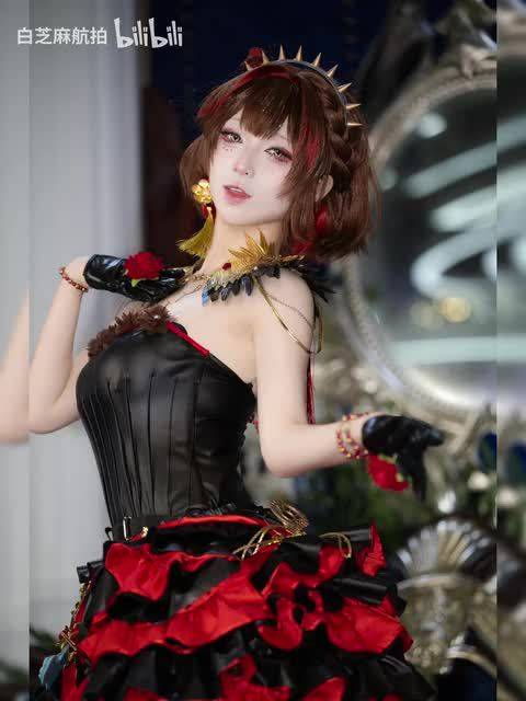 荆棘王冠｜暗夜晚宴玫瑰cos正片白银之城，红蔷薇Coser：安楠又楠
