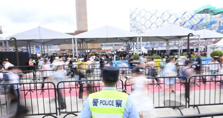 人从众!RED LAND首日,杨浦定制专属入场方案保障有序上岛 人从众!RED LAND首日,杨浦定制专属入场方案保障有序上岛