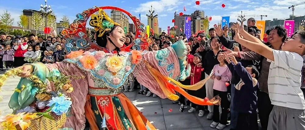 国庆假期，绛县举行潮趣巡演嘉年华