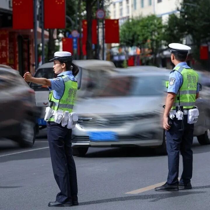 禄劝警方:这一路,为你护航节日旅途平安 禄劝警方:这一路,为你护航节日旅途平安