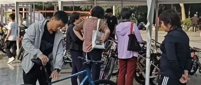 “太行泉城 骑乐无穷” 自行车展销活动举办 “太行泉城 骑乐无穷” 自行车展销活动举办