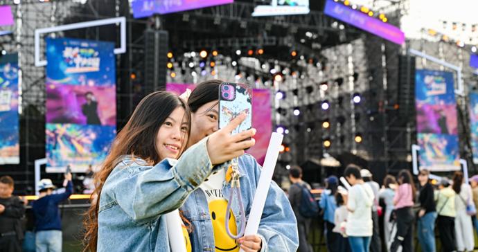 老狼、品冠、张洪量、许茹芸都来了！TOP中央公园房车音乐嘉年华升级亮相