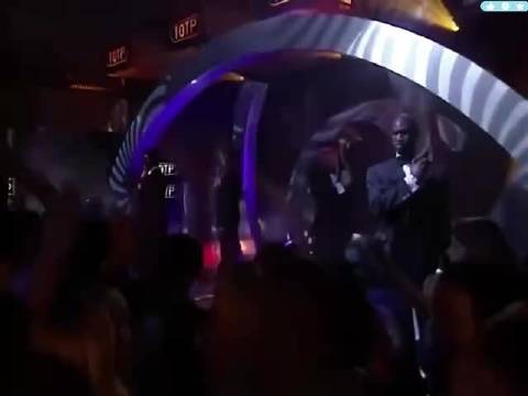 最喜欢的一首007主题曲，摇滚教母蒂娜.特纳倾情演绎，诡异而性感！