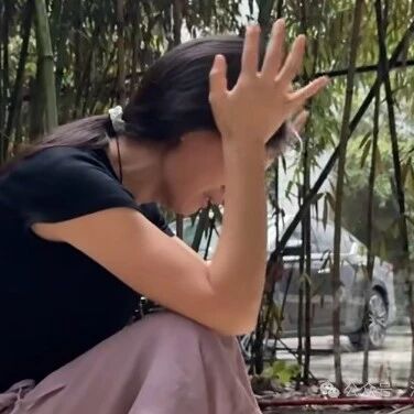 4岁女孩双眼青紫,家人以为是玩手机所致,确诊后母亲掩面痛哭 医生:注意这些信号 4岁女孩双眼青紫,家人以为是玩手机所致,确诊后母亲掩面痛哭 医生:注意这些信号