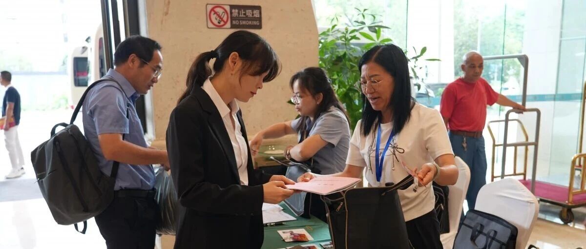 象州县出席来宾市第六届人民代表大会第一次会议的代表今日报到