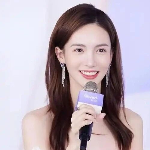 演员金晨自曝赴美游学近况：刚交完学费，上了两天，学校就倒闭了，钱也没退