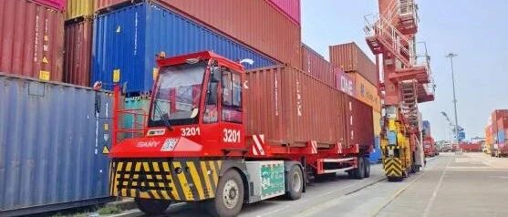 绿色运力再“扩圈”！南沙三期新增20台纯电动牵引车 正式投运