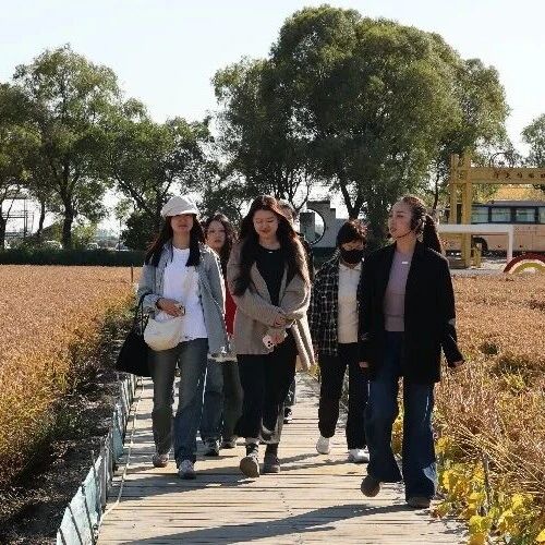 基层妇联干部培训班开展现场教学活动
