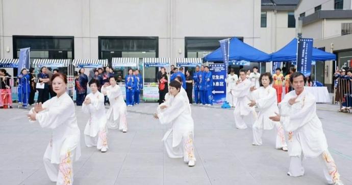 武韵激荡瀛洲岛，崇明这场太极拳赛事解锁 “体育消费+乡镇商圈” 新模式