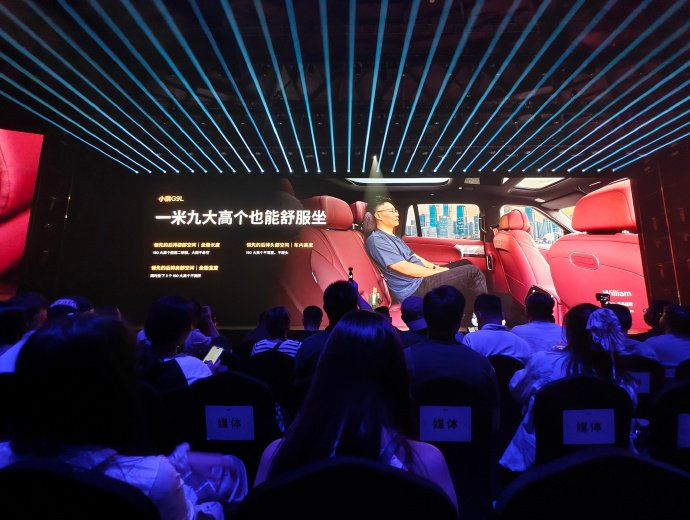 预算25万买什么新能源SUV？小鹏G9L家用大五座选购指南