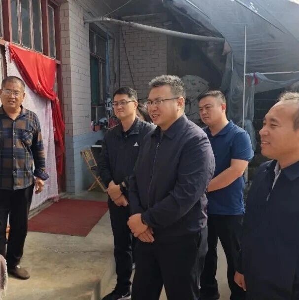 陈卓走访慰问百岁老人 陈卓走访慰问百岁老人