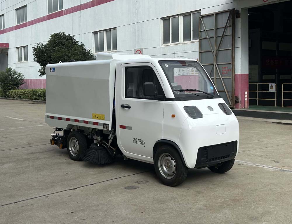 华东牌纯电动洗扫车申报：磷酸铁锂 能否抢占环卫市场？