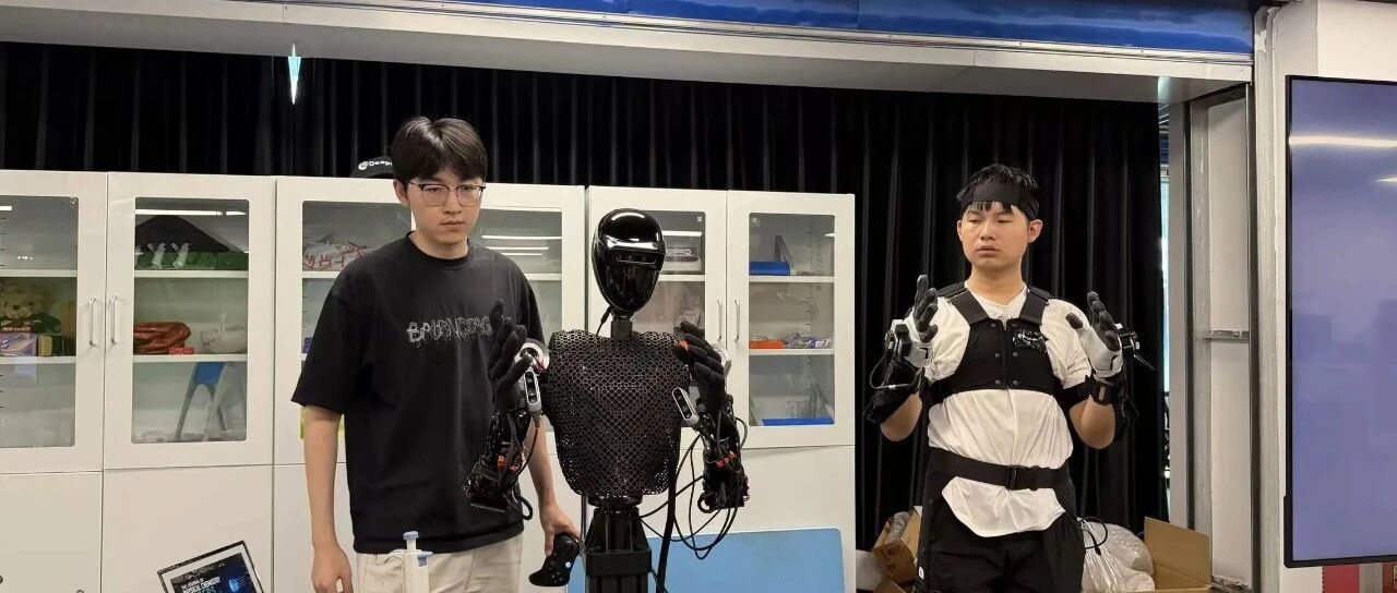 千万次“手把手”教机器人：谁在训练具身智能？
