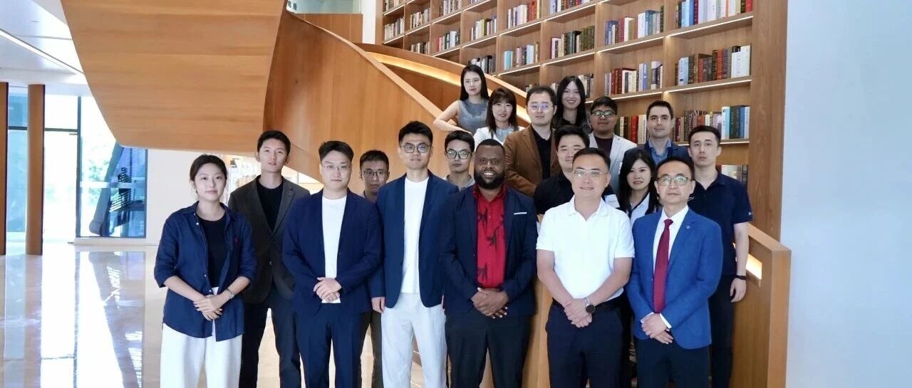 IIA新闻|亚太青年对话沙龙在深圳前海举行,共话创新生态与AI治理 IIA新闻|亚太青年对话沙龙在深圳前海举行,共话创新生态与AI治理