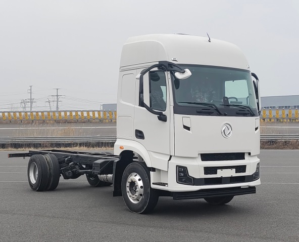 东风牌载货底盘申报：7.5L柴油220kW 总质量18吨