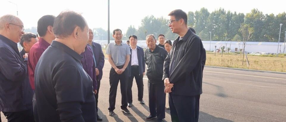 我县开展九九重阳节县级离退休老干部专题调研活动 我县开展九九重阳节县级离退休老干部专题调研活动