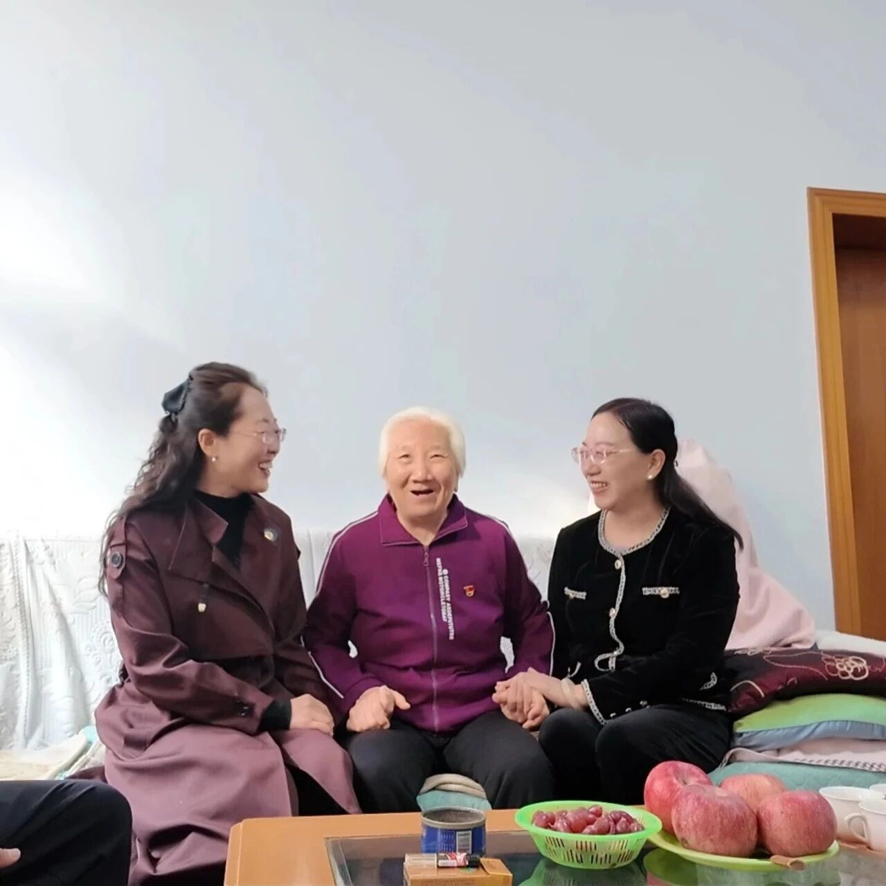 【德润离石 孝暖桑榆】离石区老干局开展重阳节走访慰问活动 【德润离石 孝暖桑榆】离石区老干局开展重阳节走访慰问活动