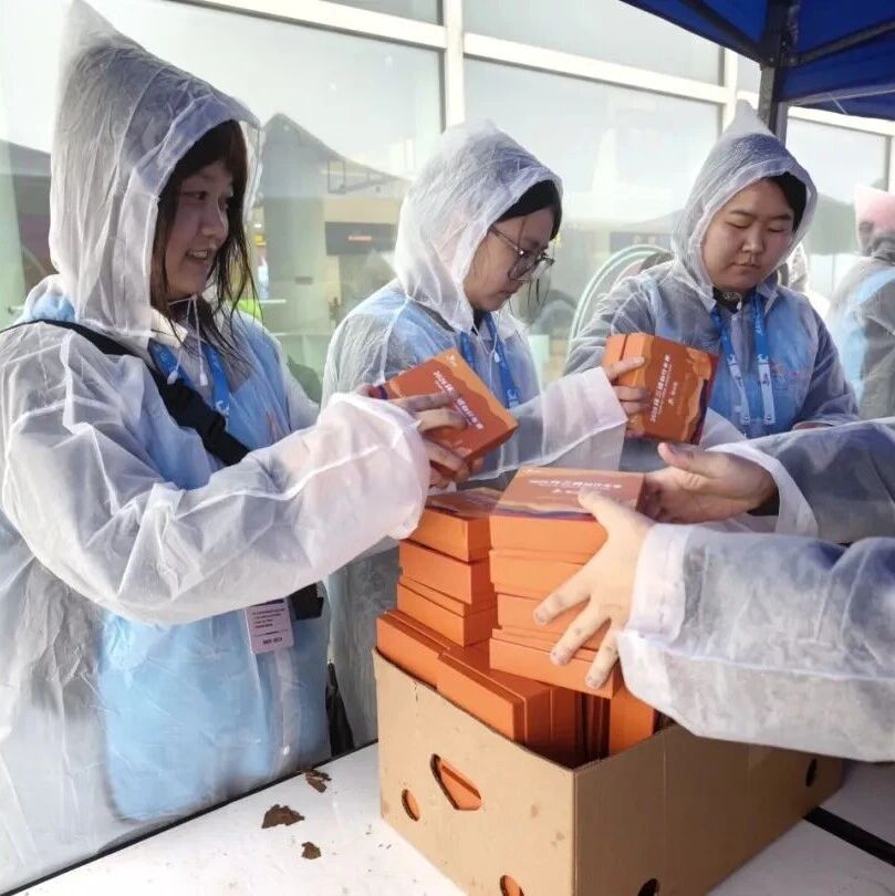 团青之声 | 北新融建公司青年志愿服务队护航2026环三峡自行车赛巫山站