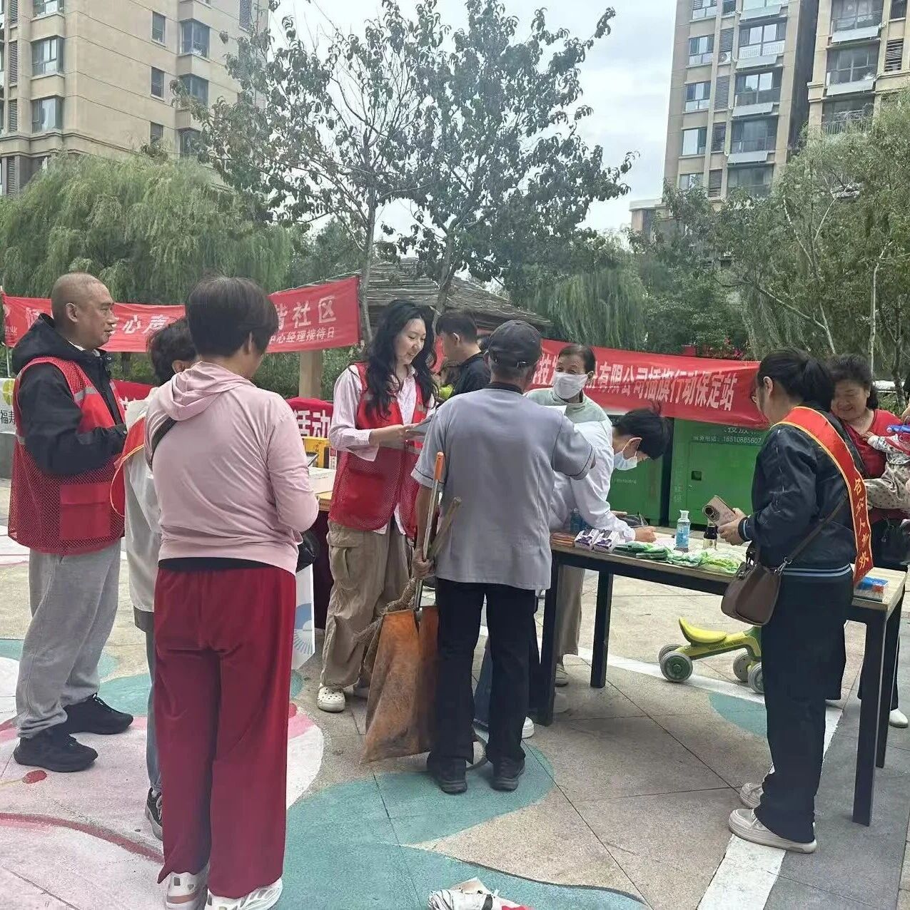 【网络中国节·重阳】未来城东党群服务中心组织开展重阳节便民公益进社区主题志愿服务活动