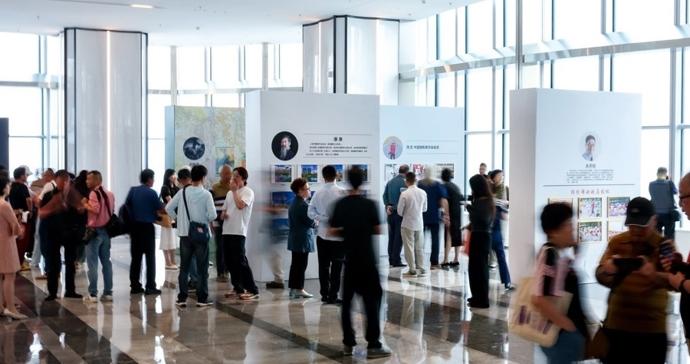 三大展览同台共绘“光影浦东” !2026浦东摄影艺术系列活动启幕 三大展览同台共绘“光影浦东” !2026浦东摄影艺术系列活动启幕