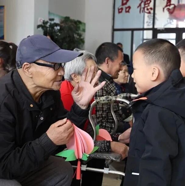 情暖重阳 爱心敬老——饶河县多部门联合开展重阳节志愿服务活动 情暖重阳 爱心敬老——饶河县多部门联合开展重阳节志愿服务活动