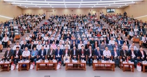 90岁复旦药学院近五年转化超12亿元,其肇始竟与上海人熟悉的固本肥皂有关 90岁复旦药学院近五年转化超12亿元,其肇始竟与上海人熟悉的固本肥皂有关