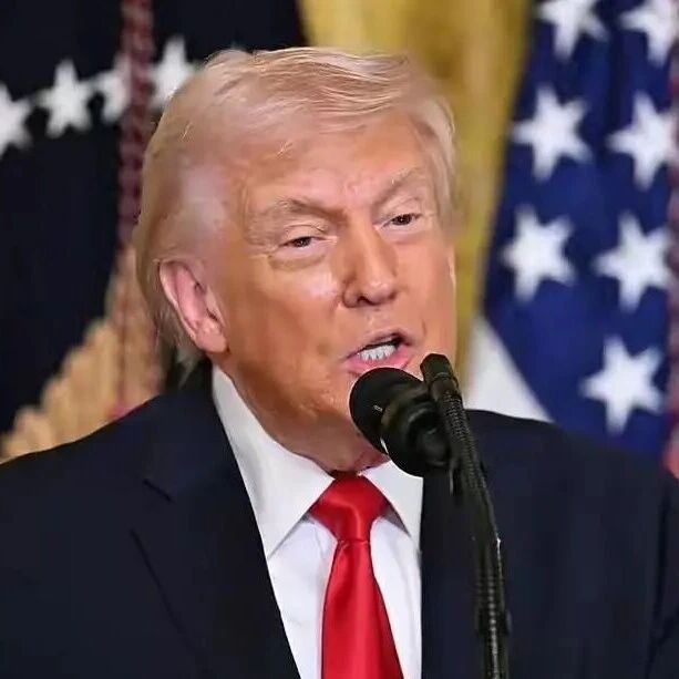 最高500%对俄关税说停就停,特朗普为何偏偏不肯放过中国? 最高500%对俄关税说停就停,特朗普为何偏偏不肯放过中国?