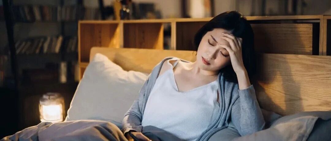 为啥沙发一躺就犯困,在床上反而睡不着? 为啥沙发一躺就犯困,在床上反而睡不着?