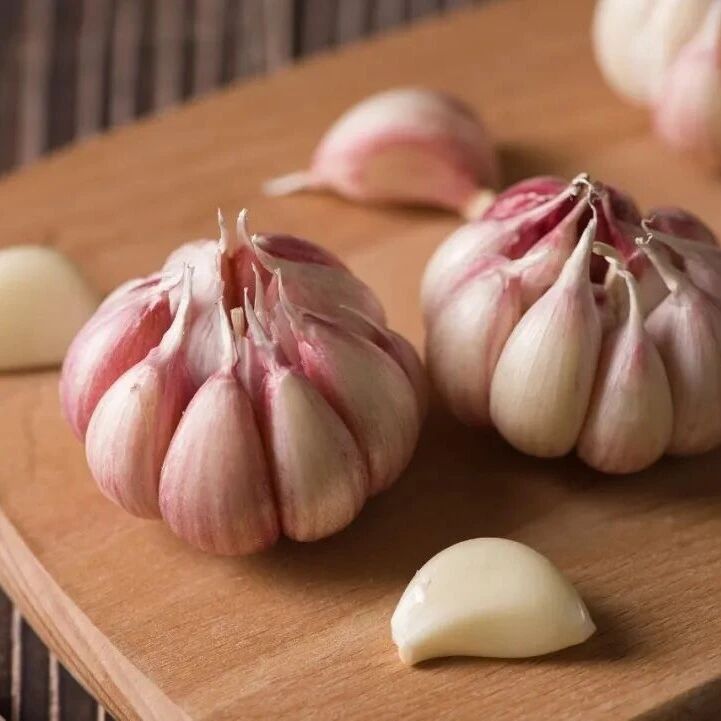 最新研究：吃点大蒜真的能降血糖，但需要注意……