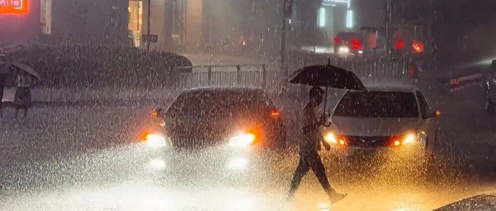 湖南天气：小雨中雨大雨，最低温12℃，阵风7～9级，今晚起降水减弱