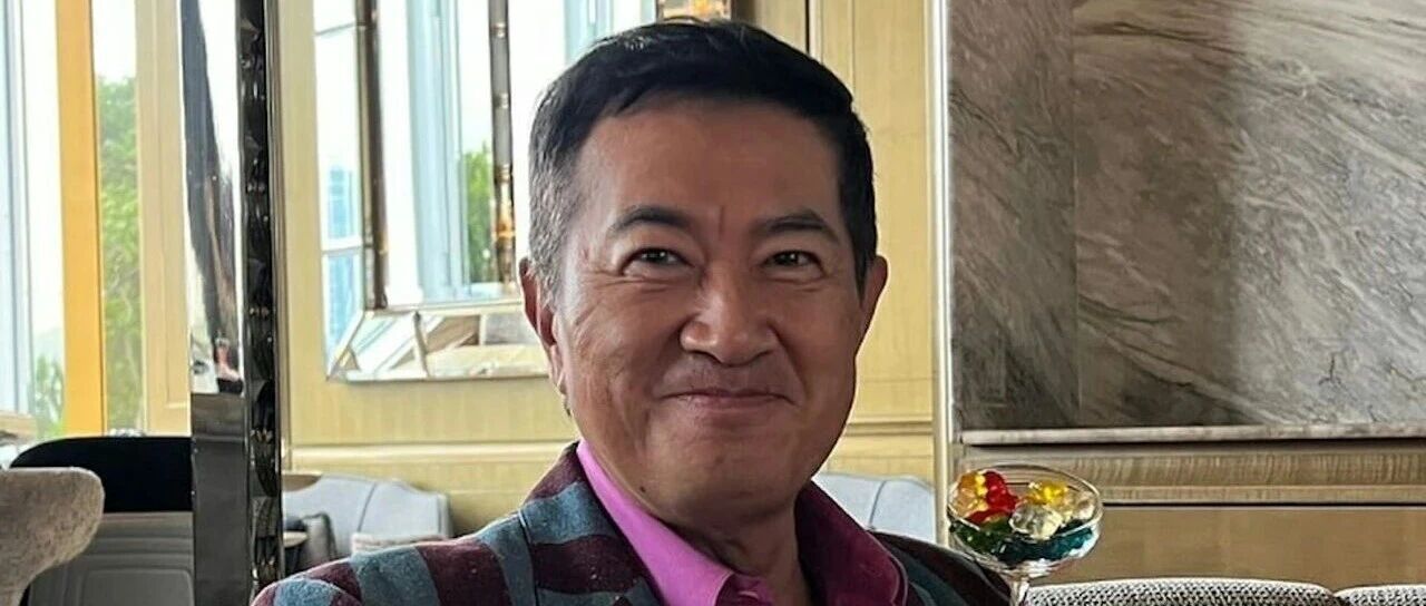 邓梓峰“圣殿骑士”造型曝光 已加入“共济会”