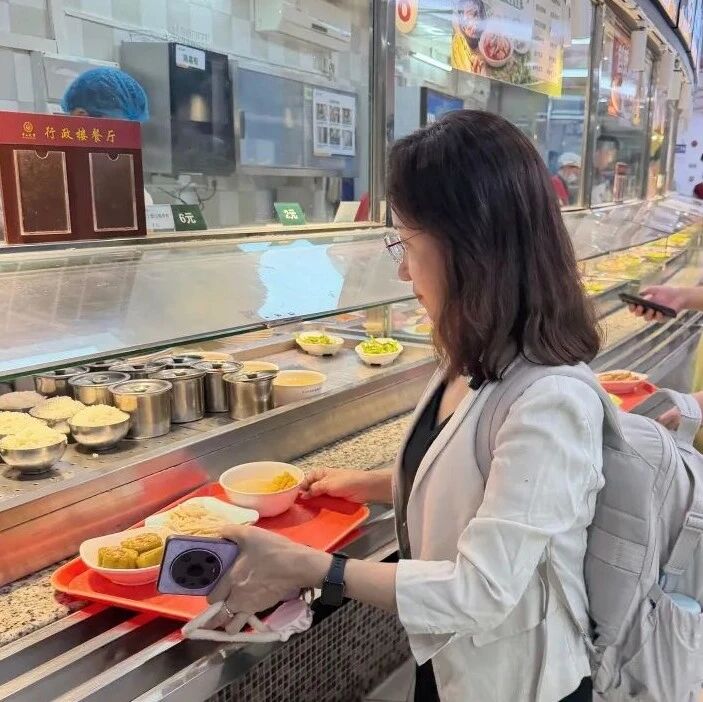 56岁女子刚退休就重返学校读研:瞒着丈夫备考,排队、通勤全都用来复习 56岁女子刚退休就重返学校读研:瞒着丈夫备考,排队、通勤全都用来复习