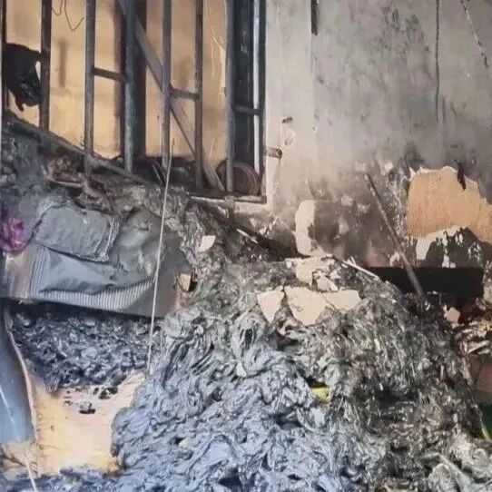 自建房凌晨起火，9人被困