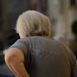 母亲患阿尔茨海默病后，124万余元存款被女儿、女婿分6次擅自取走，法院：侵权行为成立，返还全部存款