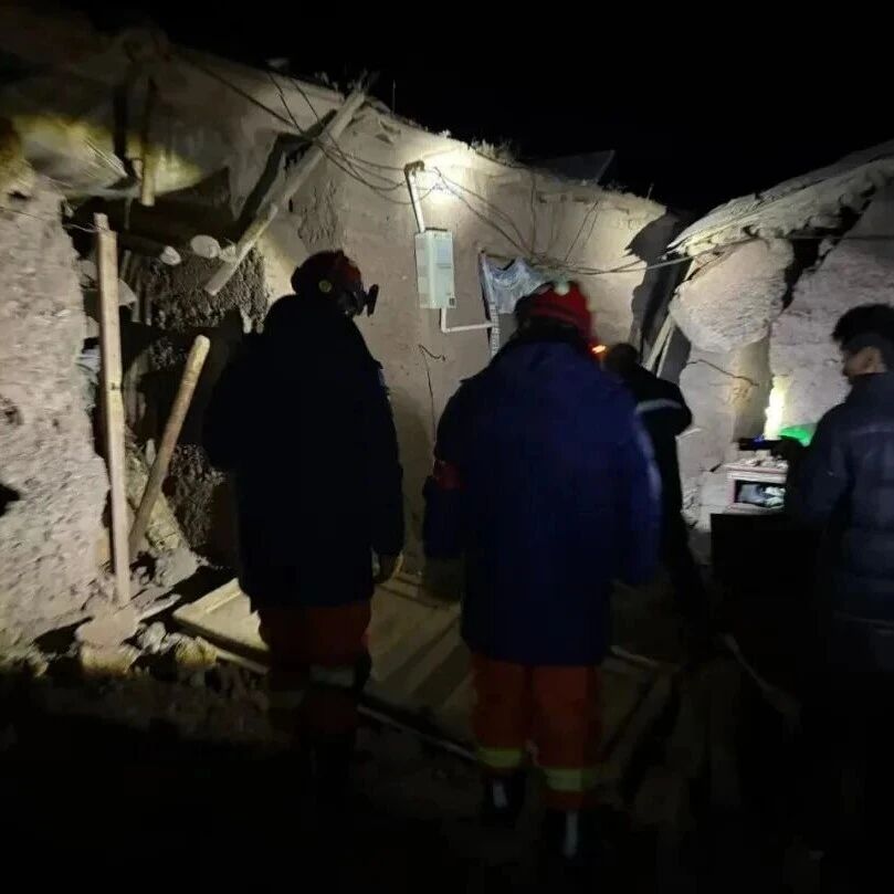 西藏巴青县累计转移安置受灾群众12964人
