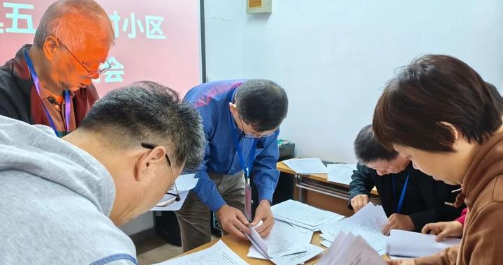 攻坚进行时丨一份停车规约，“融”开四个小区的隔阂