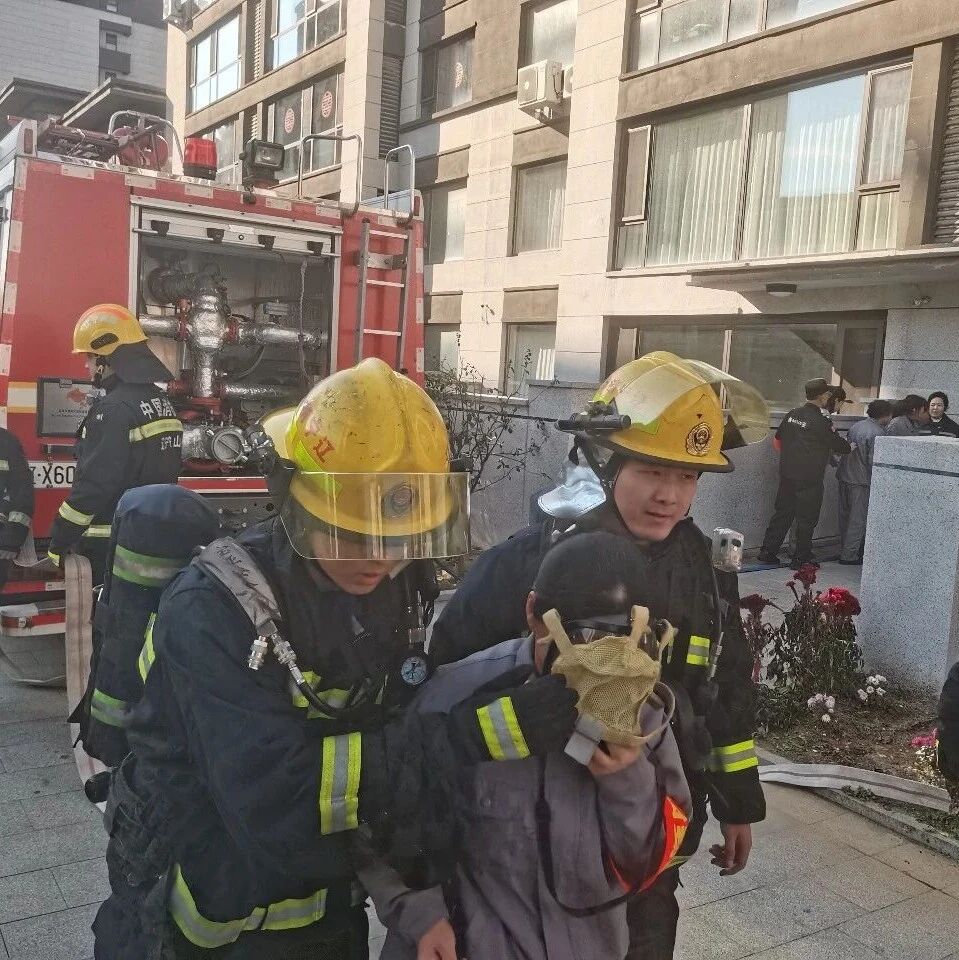 县住建局开展物业行业消防实战演练