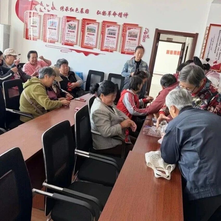 【聚焦基层】巧手制香囊 邻里聚温情 【聚焦基层】巧手制香囊 邻里聚温情