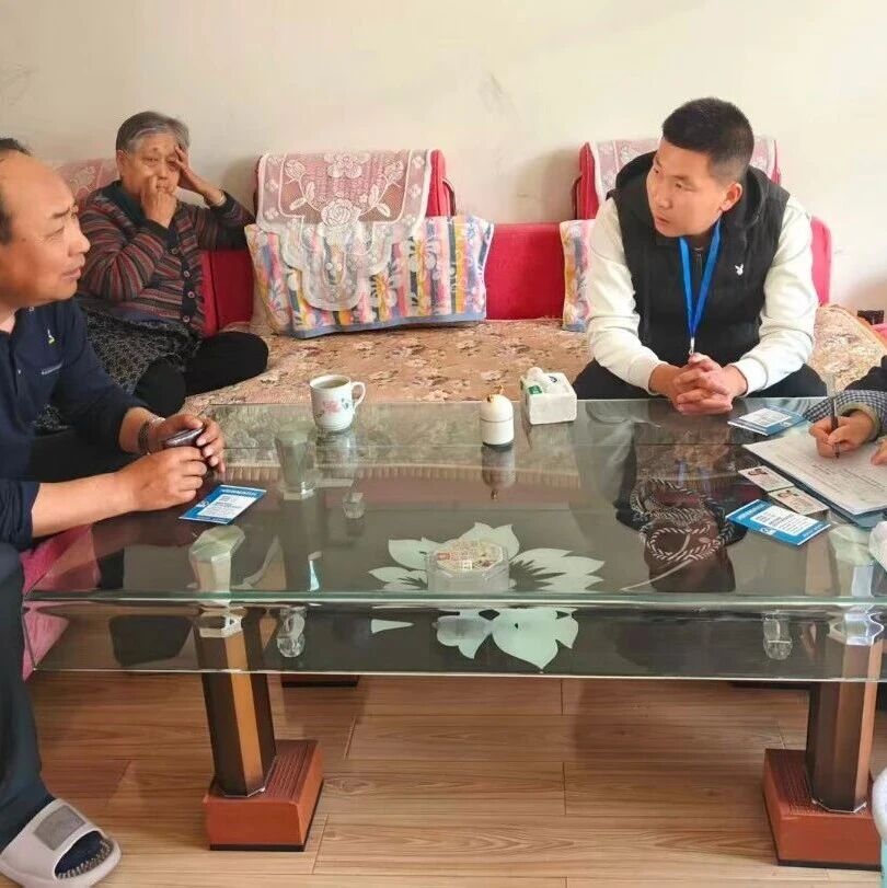 “十化”党建|扎根网格一线,做好居民 “贴心人” “十化”党建|扎根网格一线,做好居民 “贴心人”