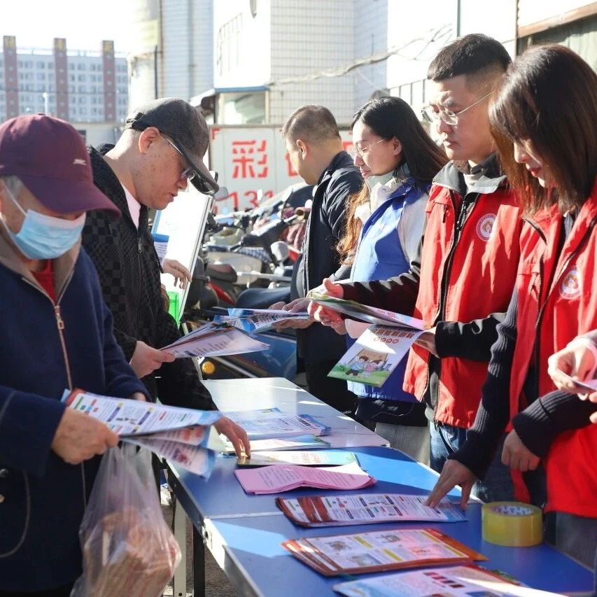 我市多部门联合开展法治宣传活动 我市多部门联合开展法治宣传活动