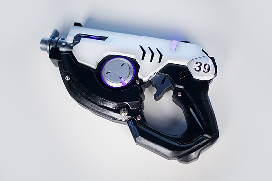 长腿翘臀性感假小子 知名团队螺旋猫猎空COS