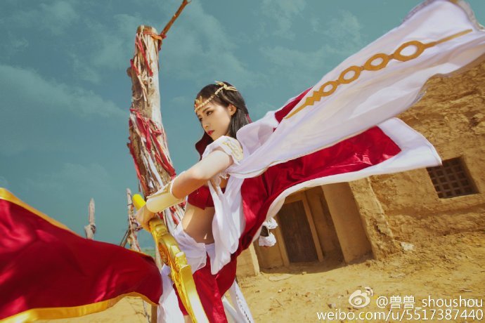 《剑网3》西域异瞳喵姐cos 好想把她带回家