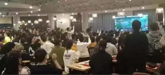 不同时代的人为不同的故事而庆贺,我们所幸能够成为这个电竞时代下的见证者