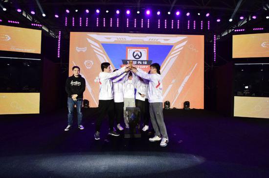 图片来源战旗直播平台官方微博