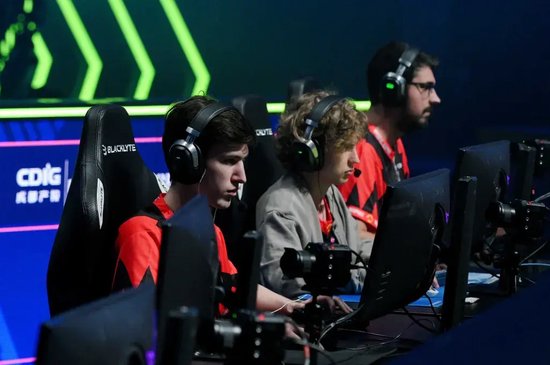 【蜗牛电竞】成都重演TI总决赛,这次剑心犹在了!Tundra横扫Yandex拿下BLAST四连冠【EV扑克小游戏官网】